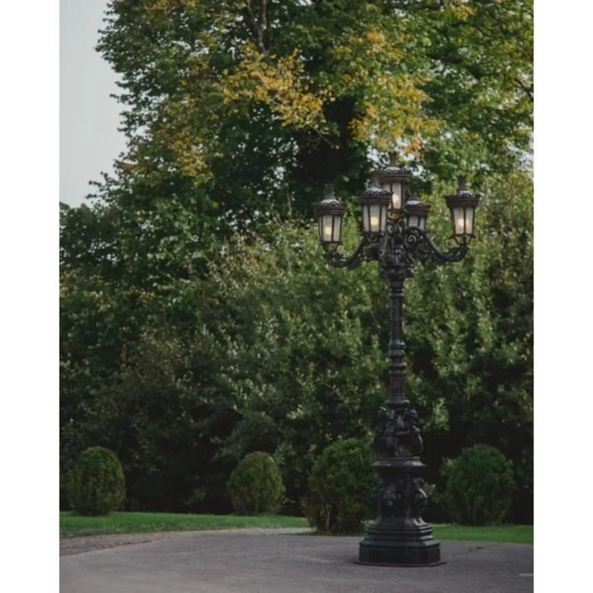 Cast Iron Street Lamp – D1075 - Image 4