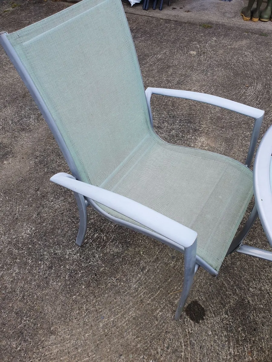 Garden table and chairs - Image 2