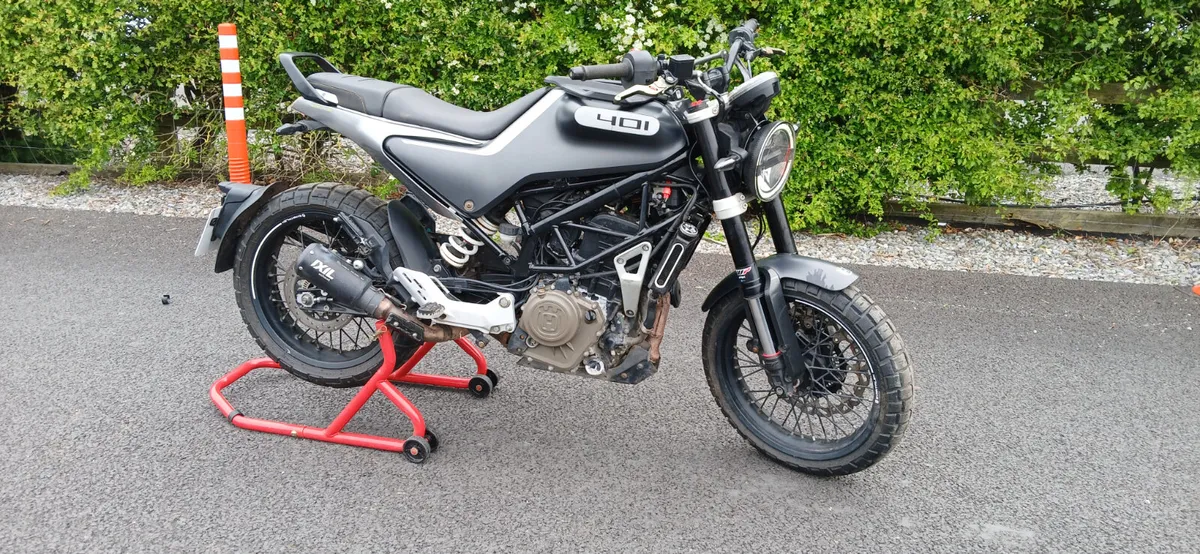 2021 HUSQVARNA  SVARTPILEN  401 - Image 1
