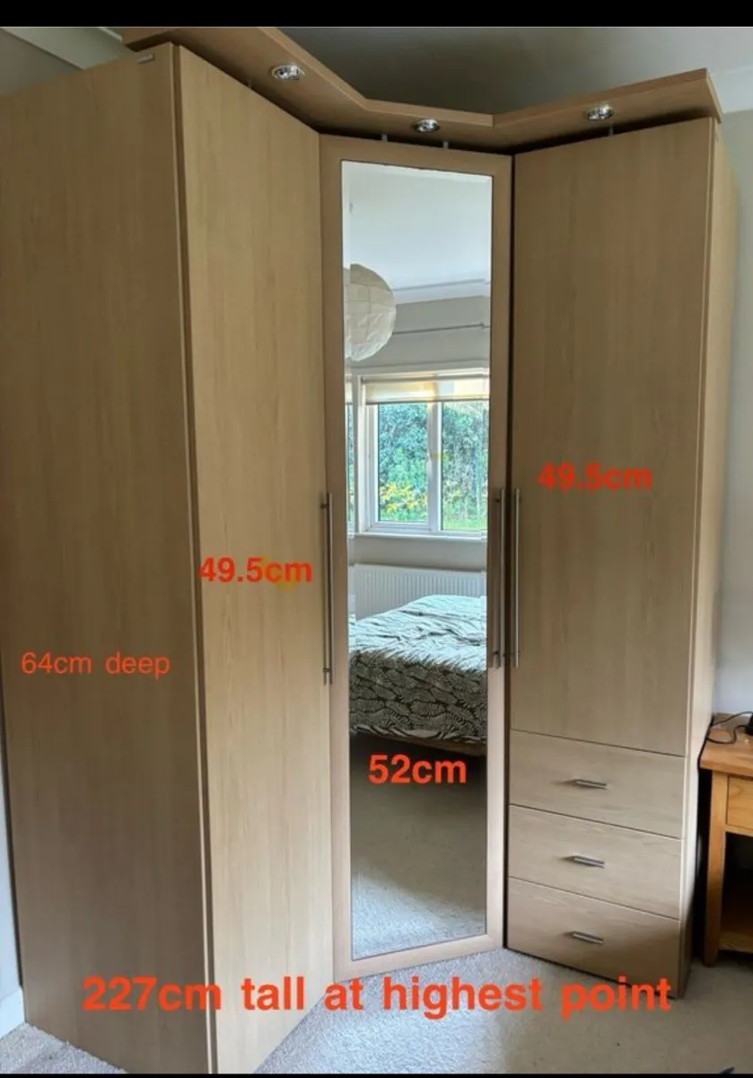 Real wood corner Wardrobe - Image 4