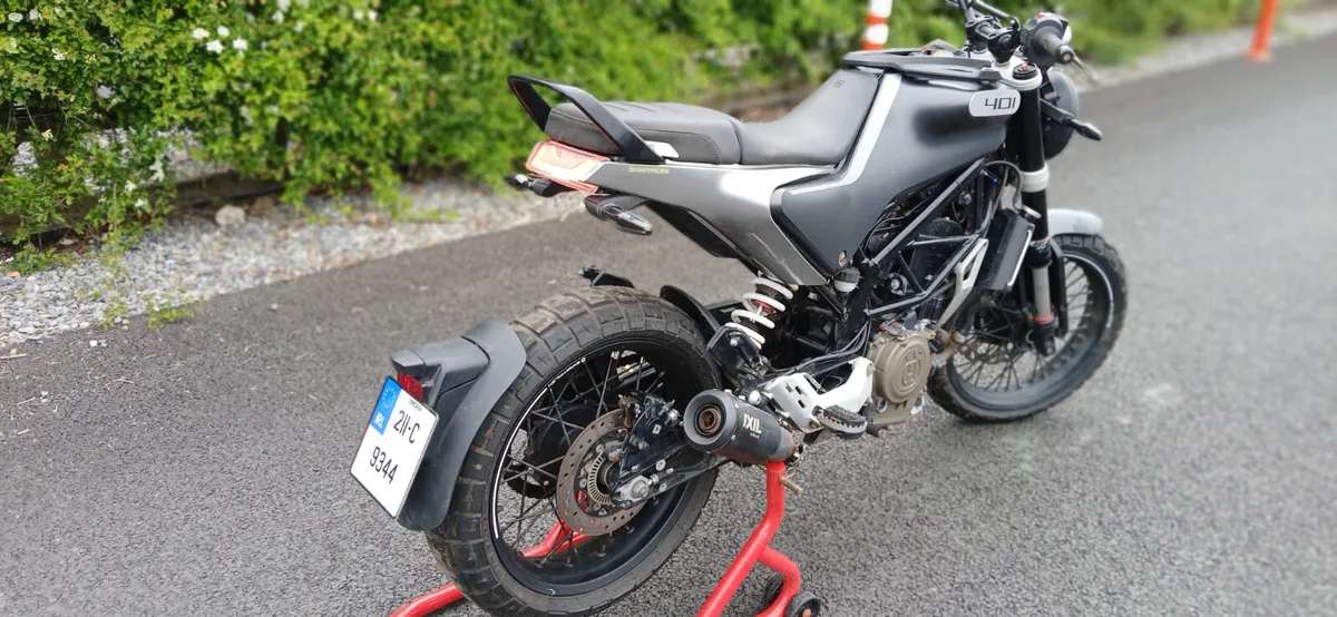 2021 HUSQVARNA  SVARTPILEN  401 - Image 4