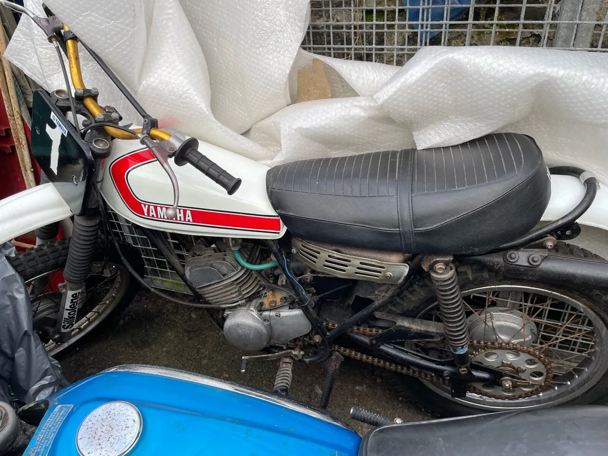 Yamaha TO SELL E2100 - Image 1