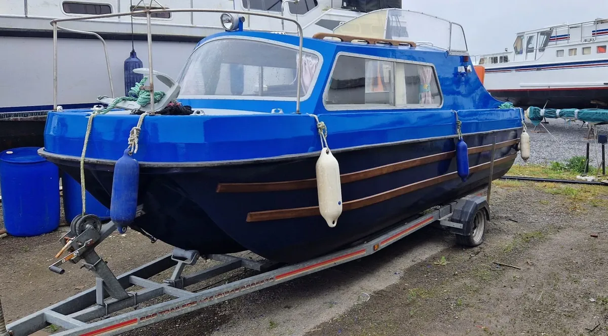 Dawncraft Dandy 19ft with trailer & Honda outboard - Image 3