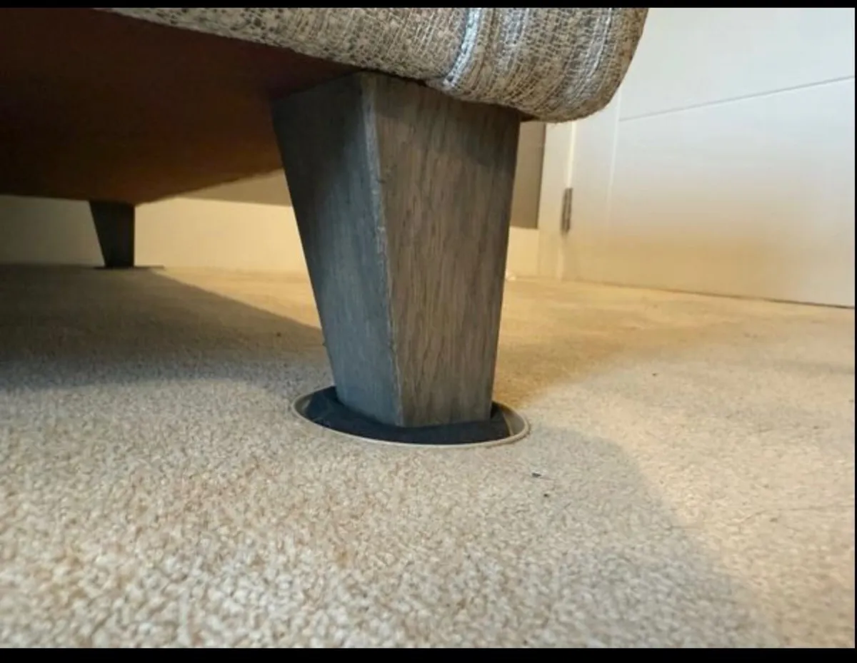 Ventura Sofa - Image 4