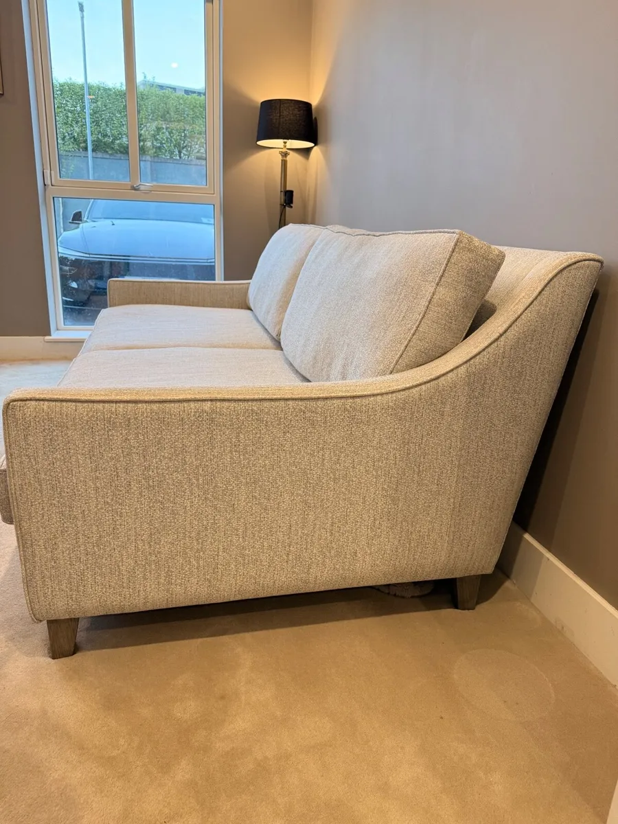 Ventura Sofa - Image 2