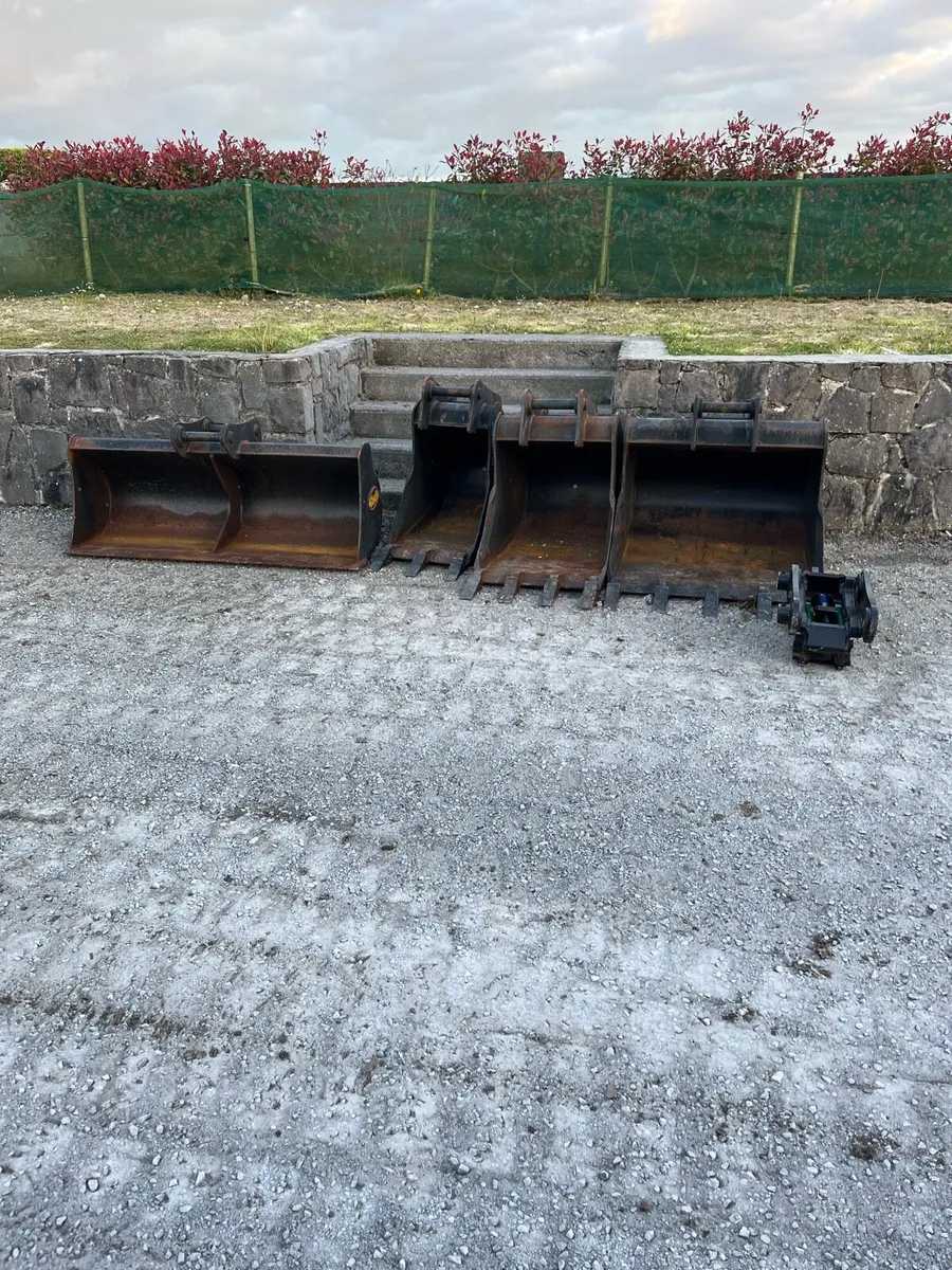 Geith buckets - Image 1