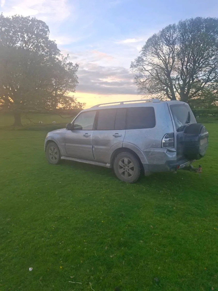 Pajero 3.2 - Image 3