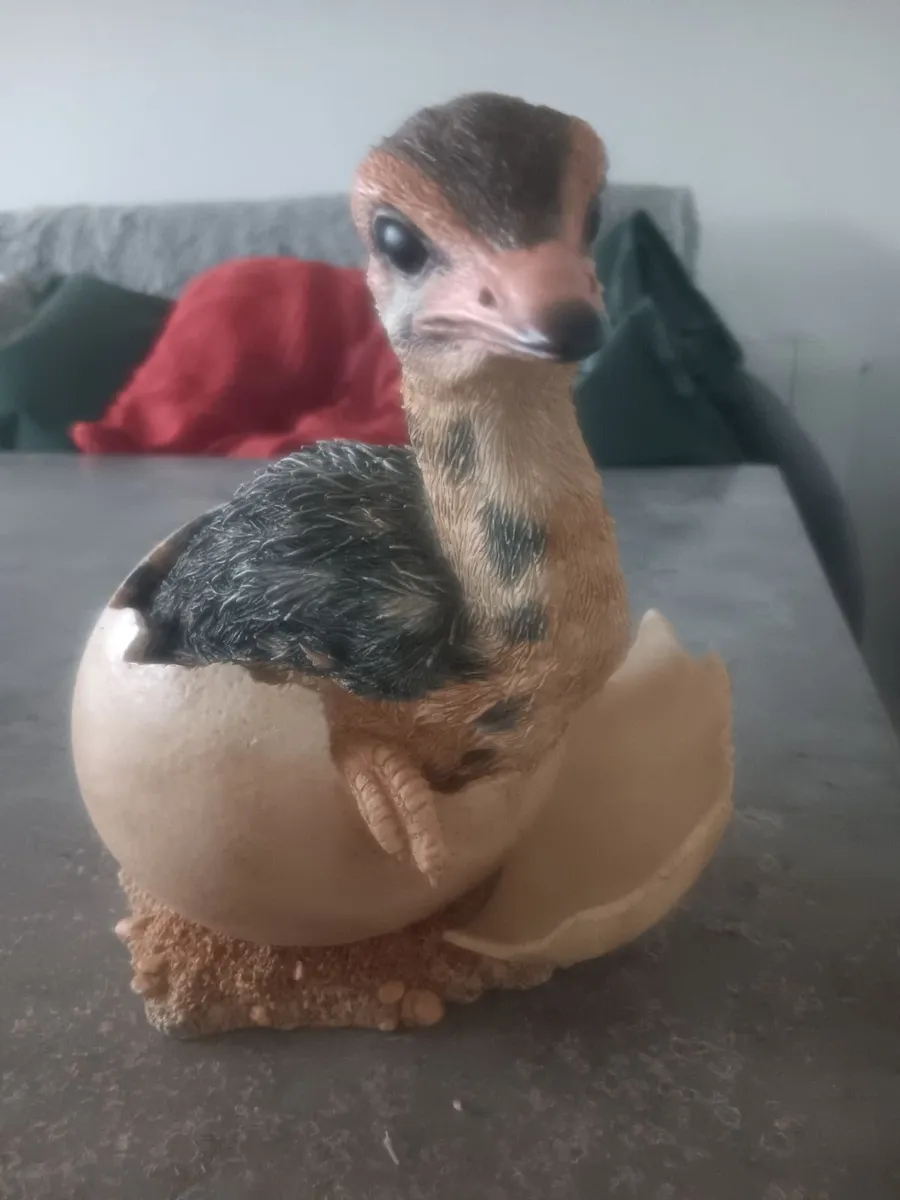 Wildlife figurine - Image 1