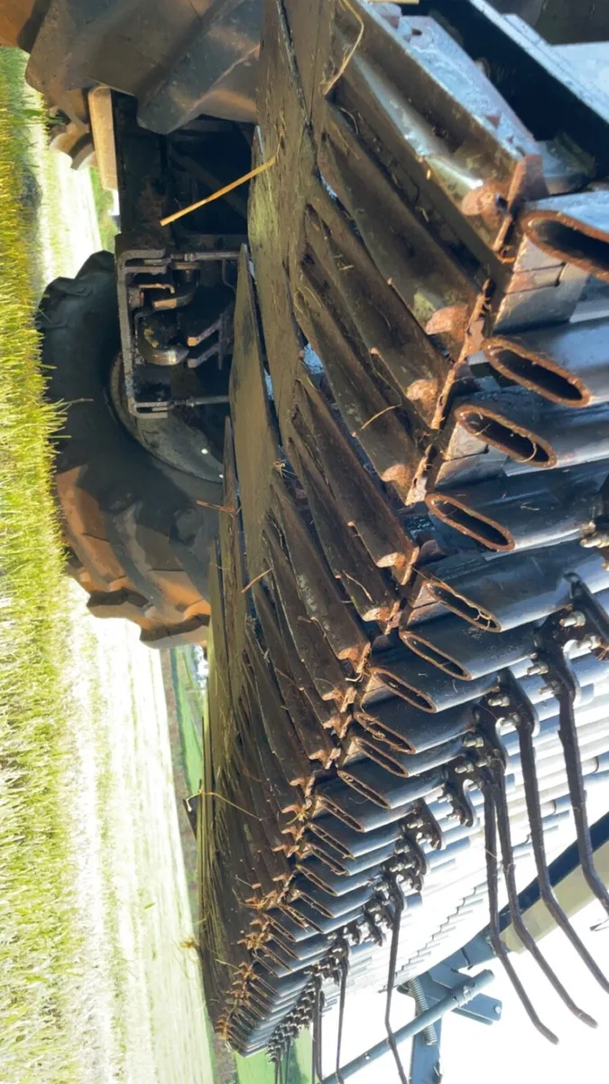 Grass tech pro drill 2500 grass seed drill - Image 4