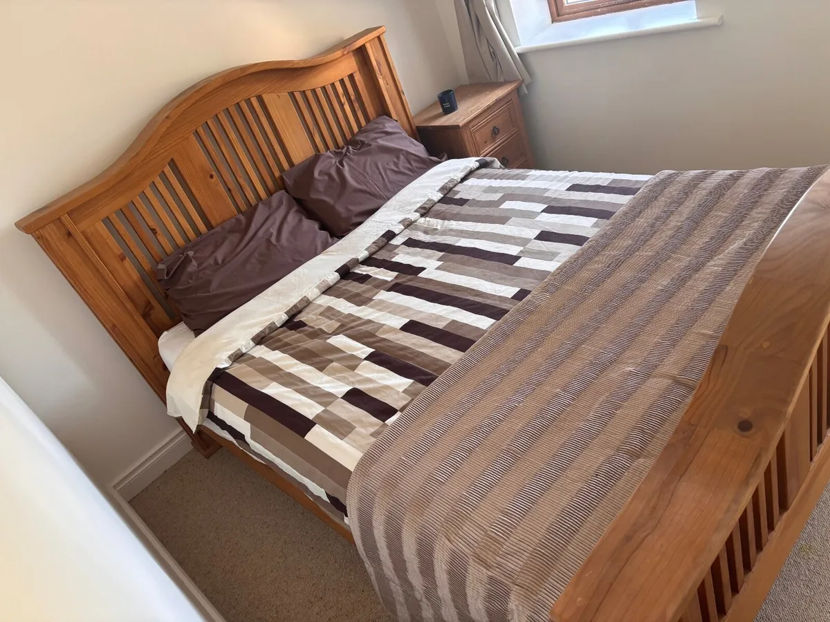 Double Bed - Image 3