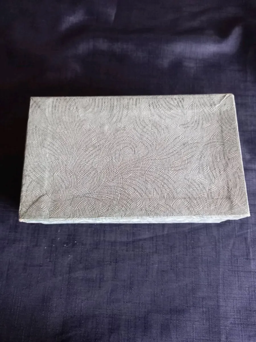 3 Shamrock Design Wine Glasses - Image 3