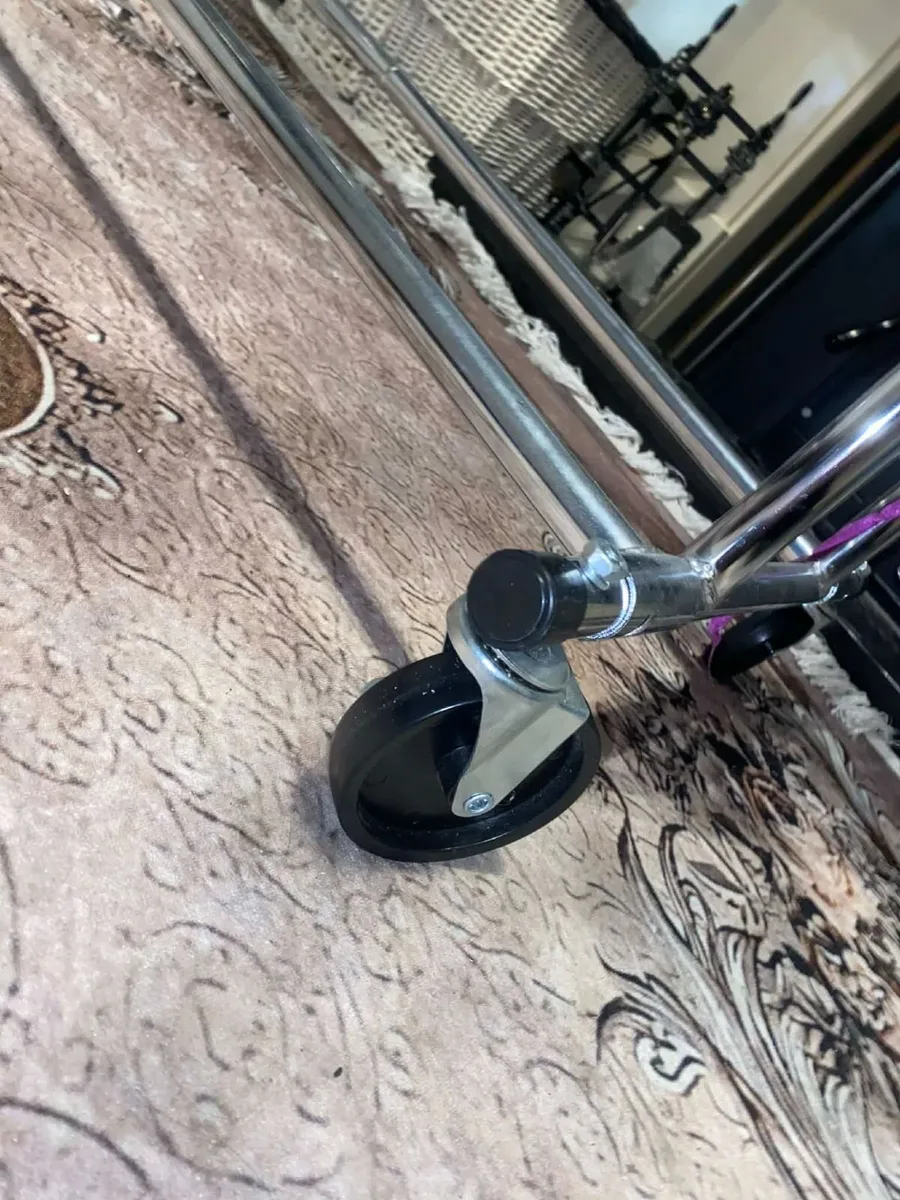 Commercial clothes rock - Image 2