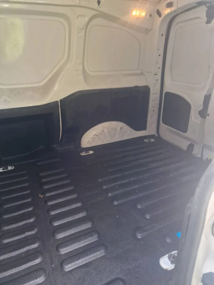 141 peugeot partner 1.6hdi - Image 4