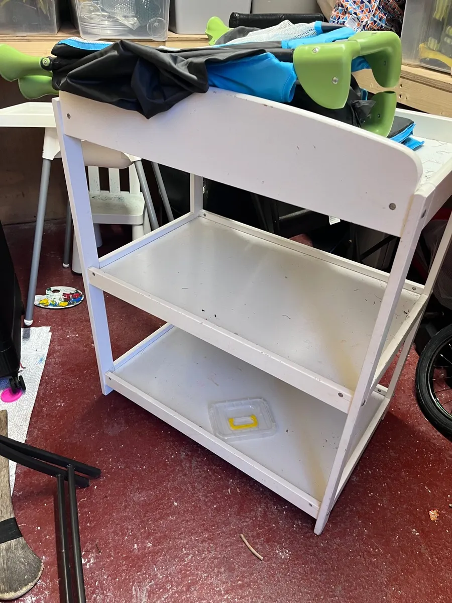 Baby changing table - Image 2