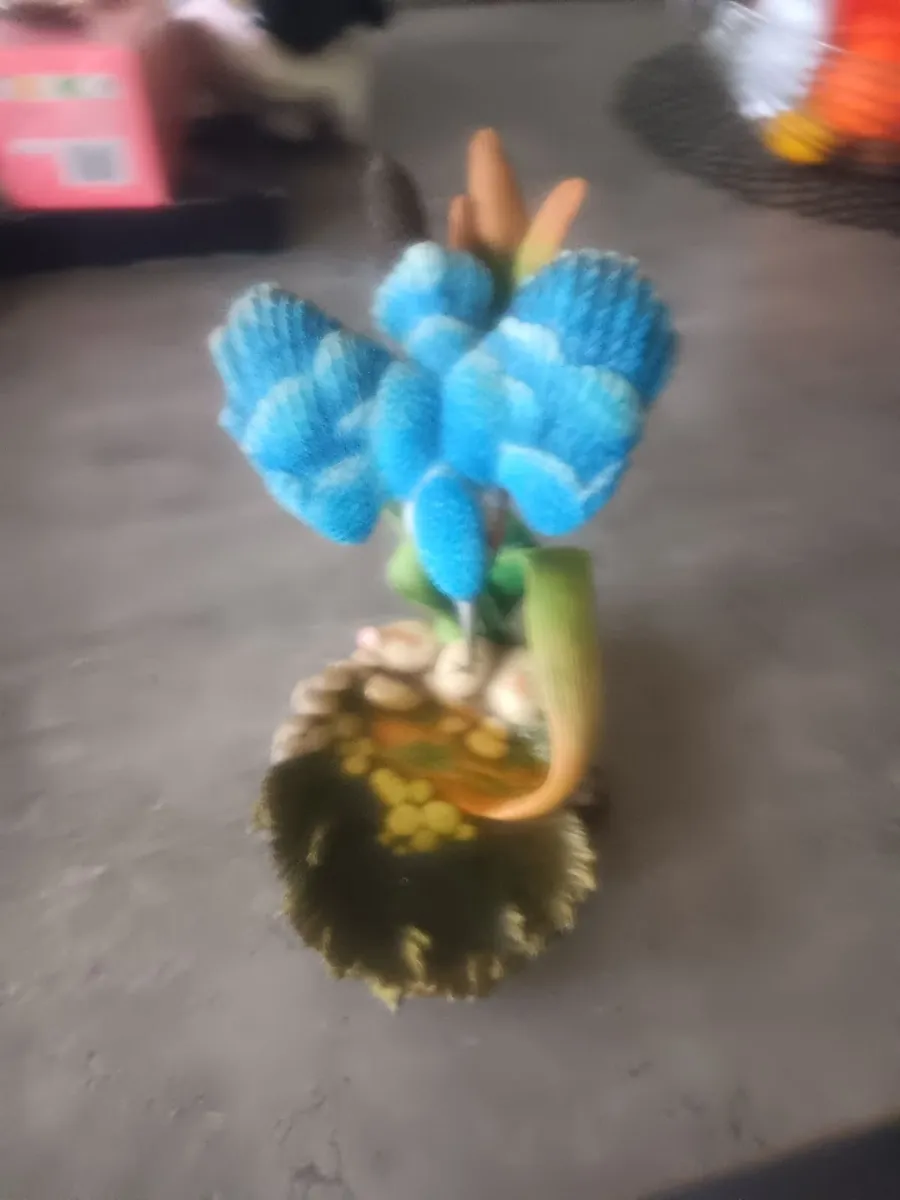 Wildlife figurine - Image 3