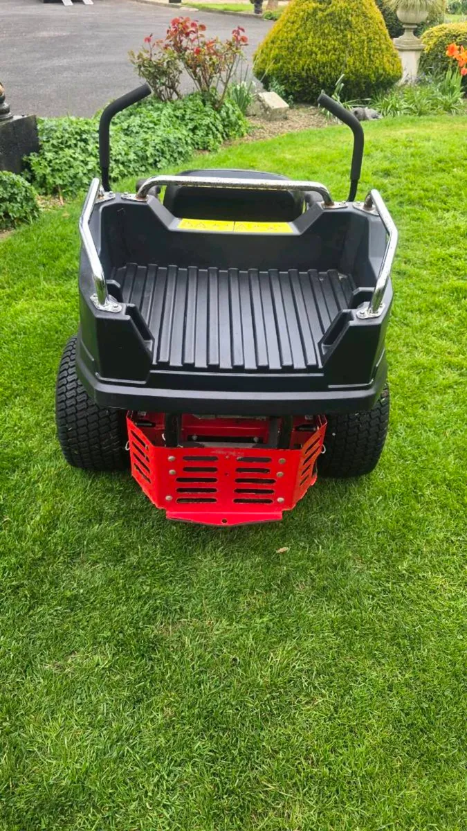 27HP ZERO TURN Briggs and Stratton - Image 4