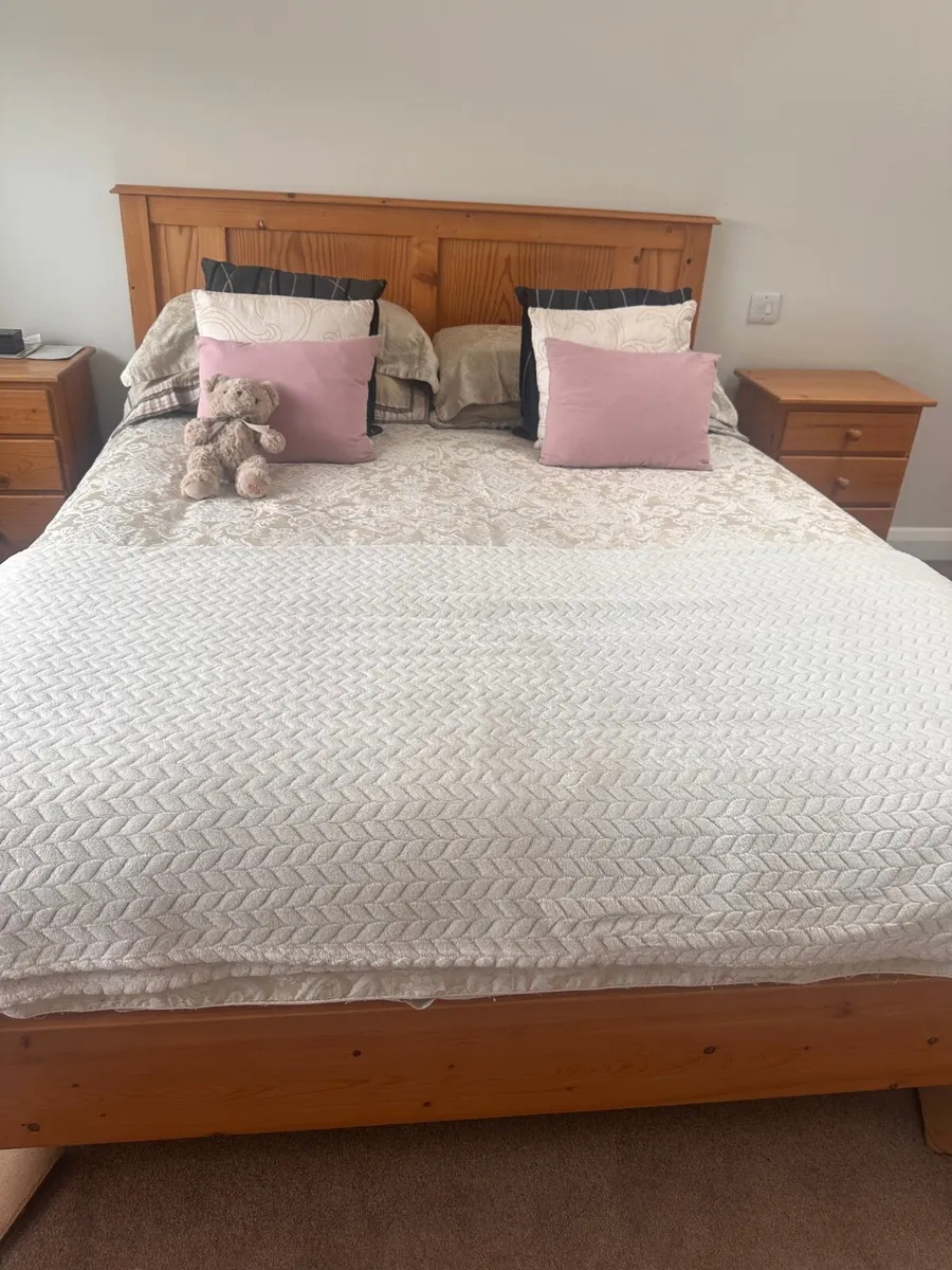 1 Kingsize Bed - Image 1