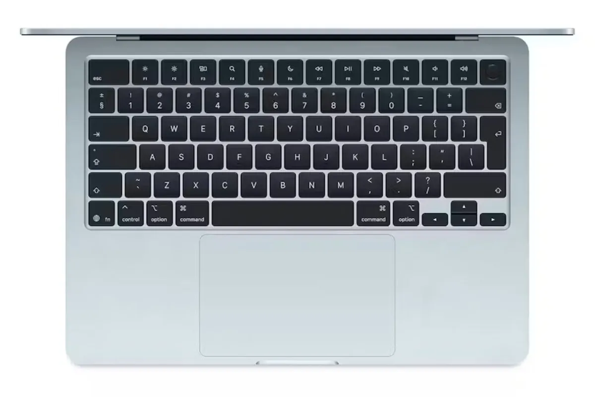MacBook Air 13-inch (M4) - Image 2