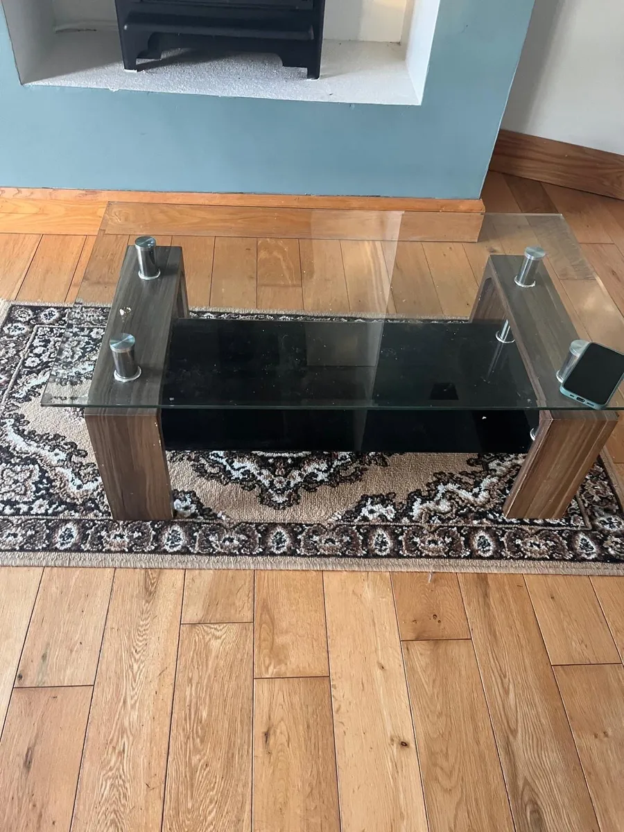 Coffee table & rug - Image 1