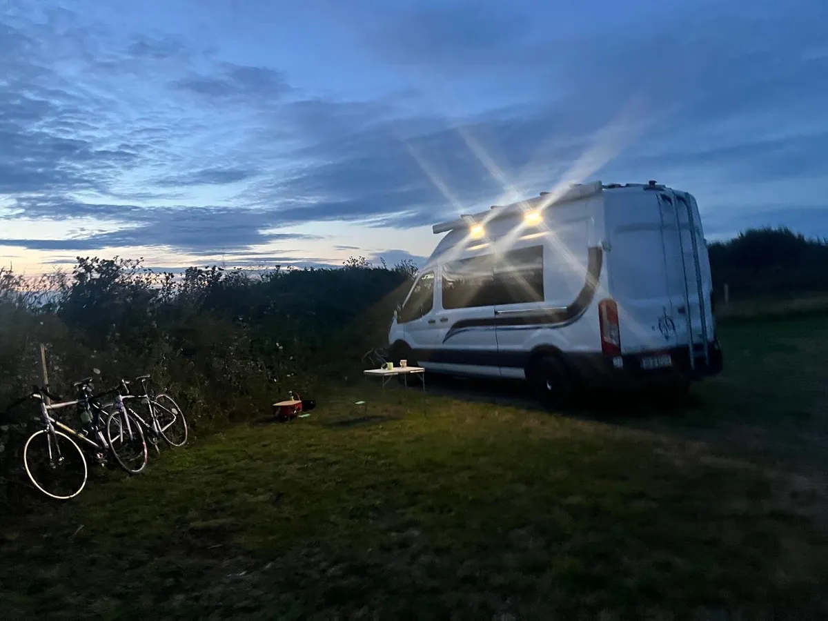 Camper van - Image 1