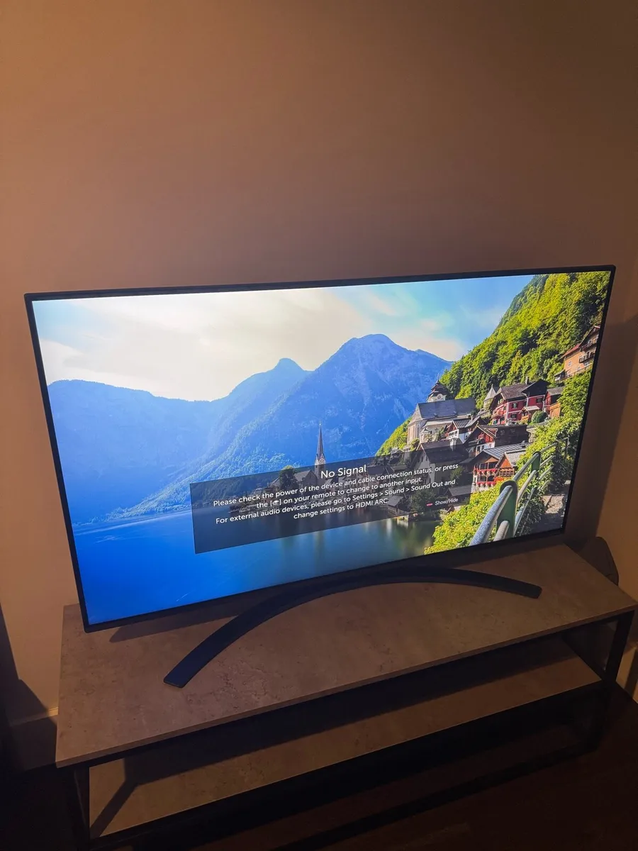 LG TV 49 inch - Image 1