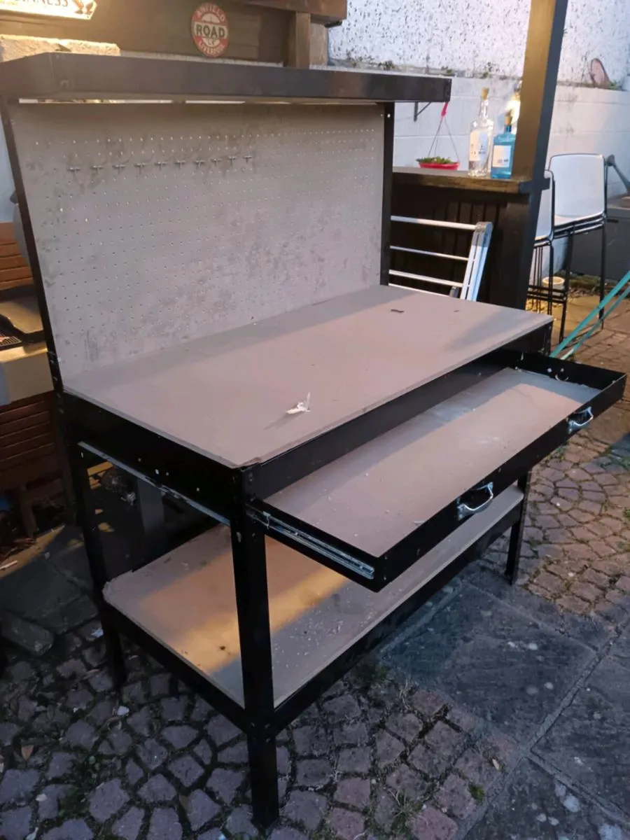 Work bench - Image 1