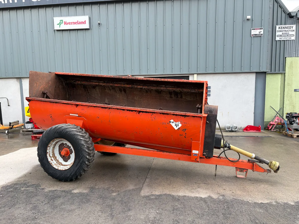 Abbey 2070 Dung Spreader - Image 1