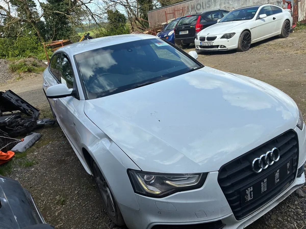 14 AUDI A5  2.0TDI NI REG NEEDS AUTO GEARBOX - Image 3