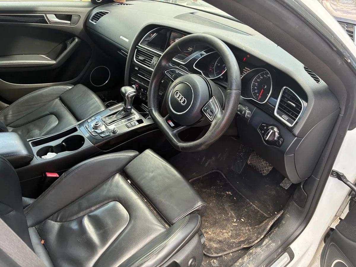 14 AUDI A5  2.0TDI NI REG NEEDS AUTO GEARBOX - Image 4