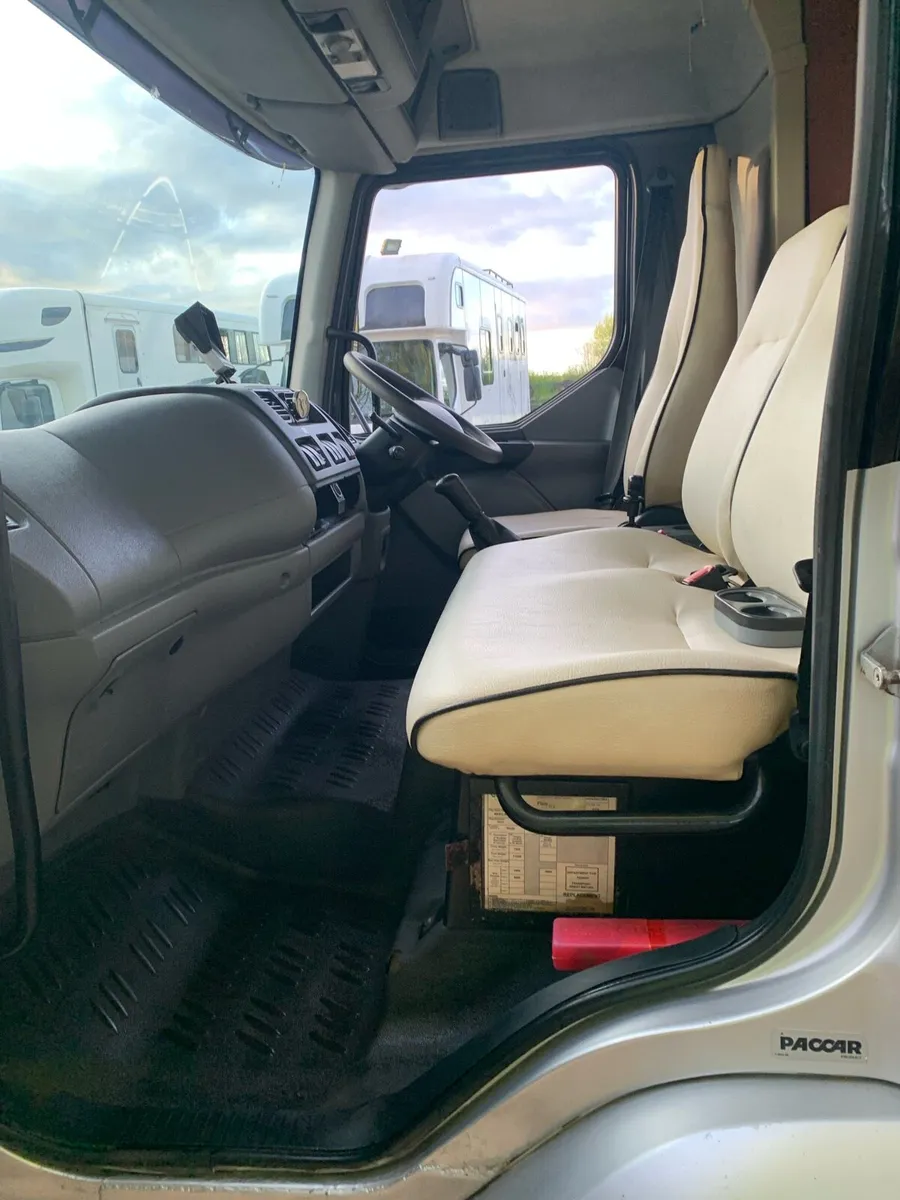 Horse Truck 2001 Daf 3 Horse with luxury Living - Image 4