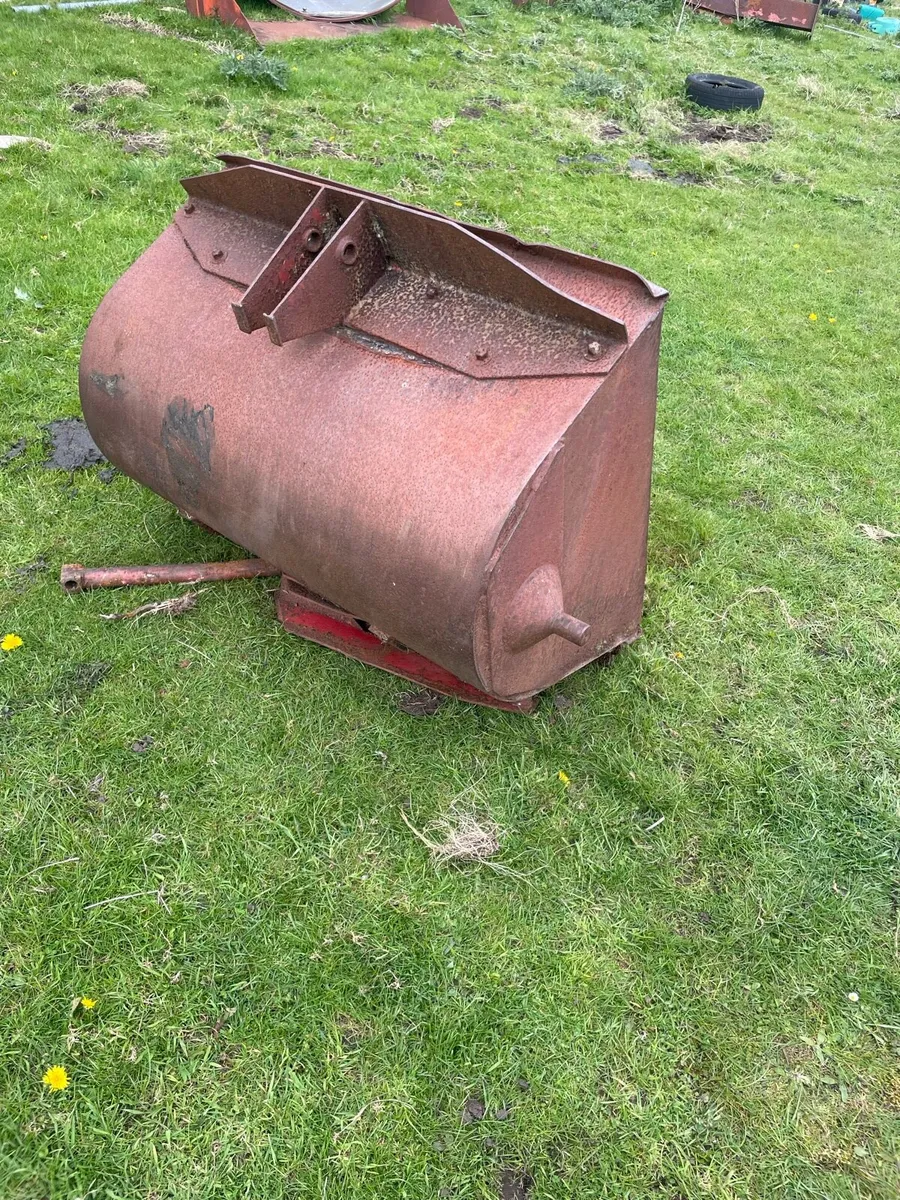 Massey Ferguson Bucket - Image 2