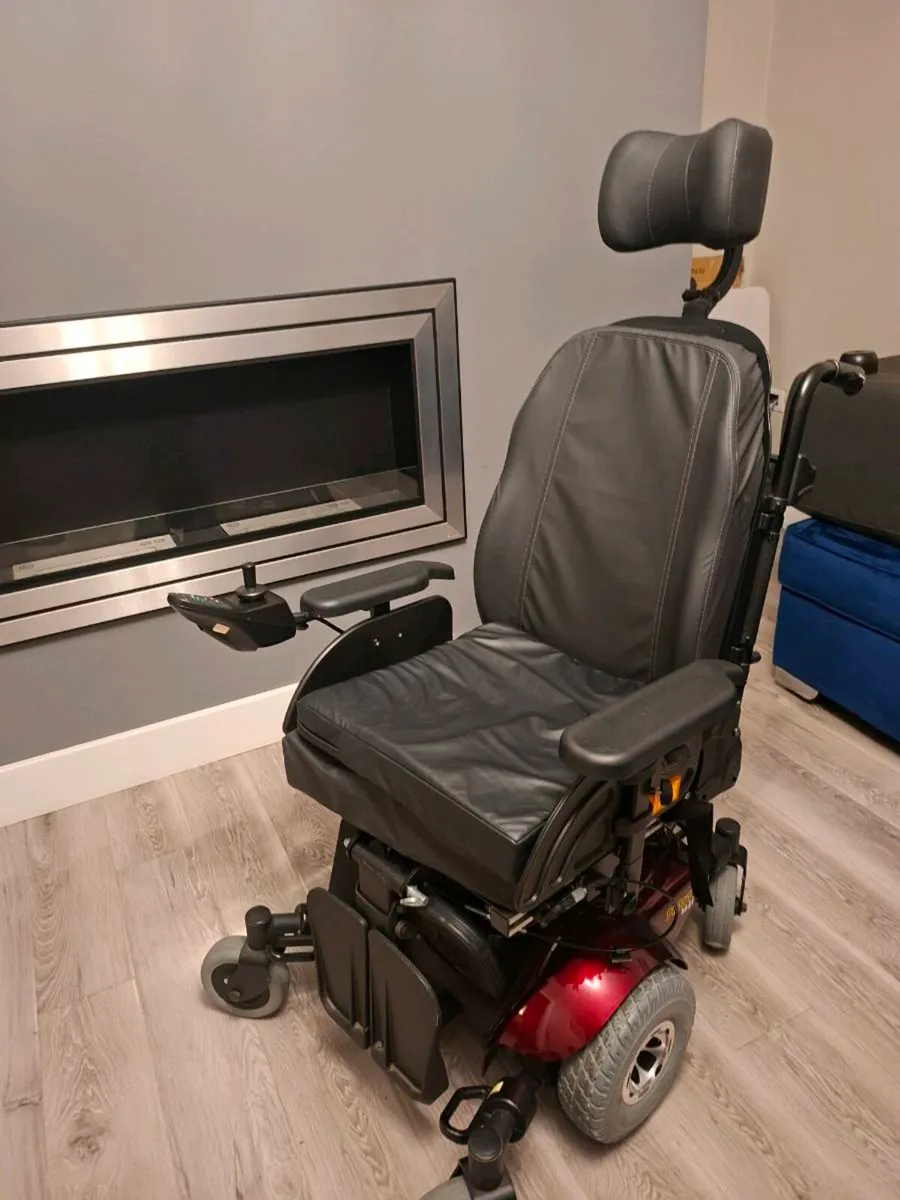 Pronto m41 power wheelchair - Image 1