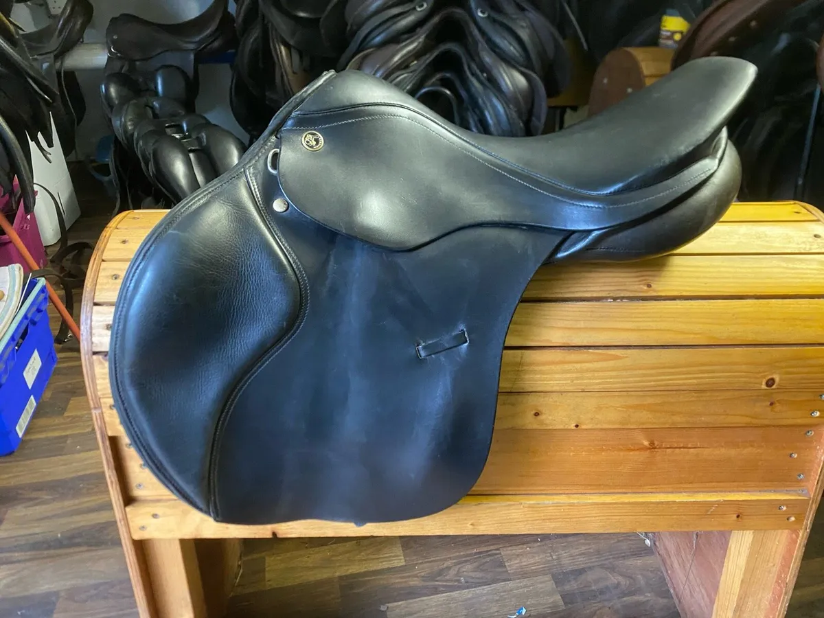 Kieffer jumping saddle 17” - Image 2