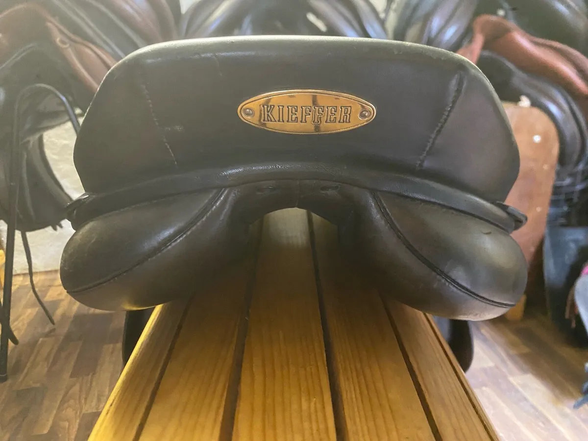 Kieffer jumping saddle 17” - Image 4