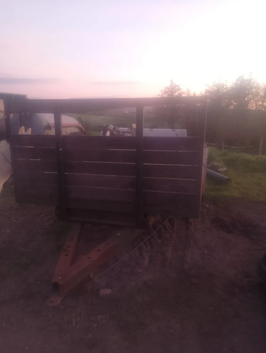 Tractor trailer - Image 2