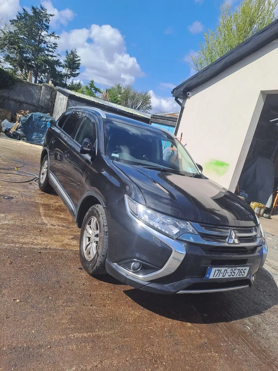 Mitsubishi Outlander 2017 - Image 1