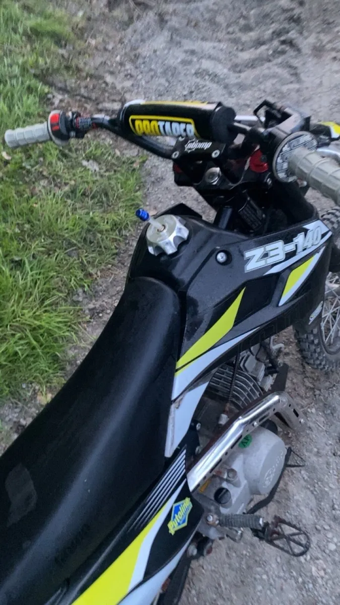 Stomp pit bike - Image 4