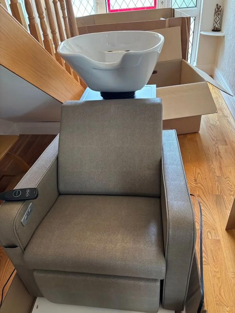 Back Wash Massage Unit with Foot Rest - new - Image 1