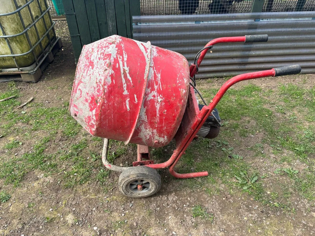 Electric cement mixer