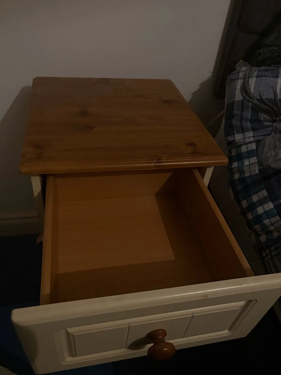 TWO chests of identical drawers - Image 2