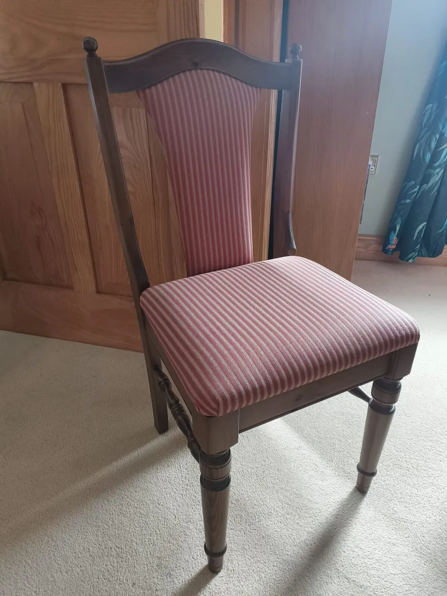 Dinning Room Table & Chairs  Extendable - Image 4