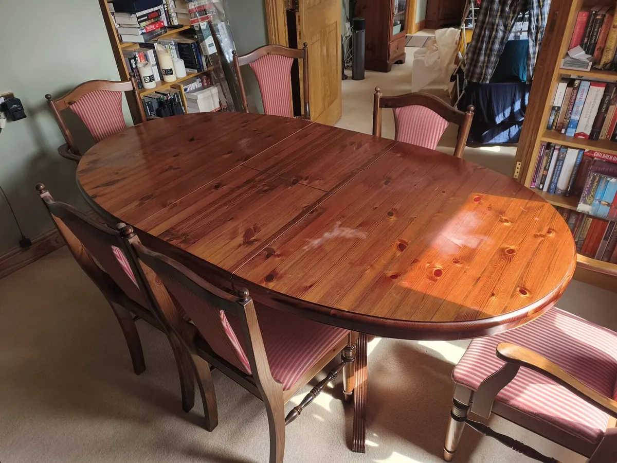 Dinning Room Table & Chairs  Extendable - Image 1