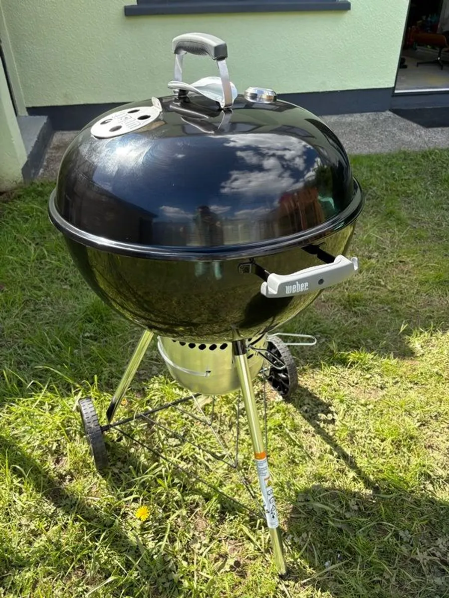 Weber 57cm Used 3 Times, In Perfect Condition.collection Only - Image 1