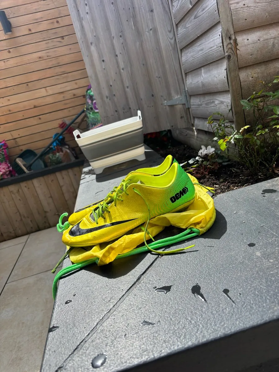 Nike Mercurial Vapor IX Fast forward "06" R9 - Image 1