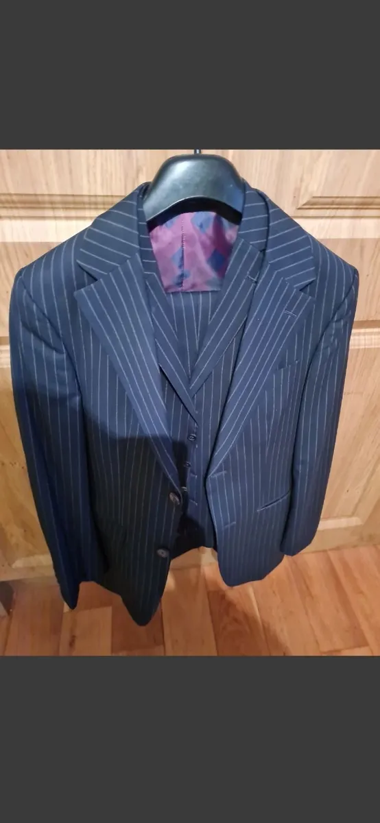 2 x Suits - Image 3