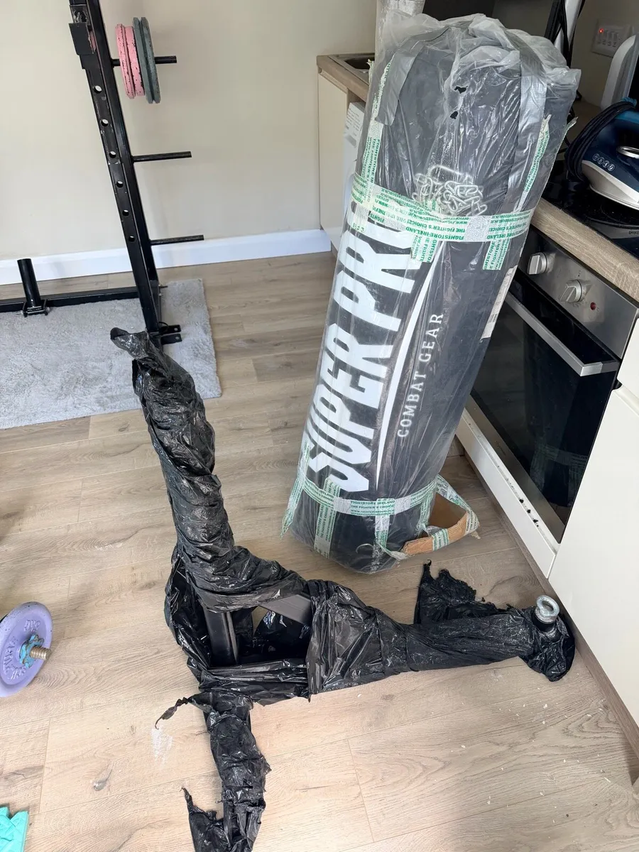 Brand new Super pro Boxing bag and bracket