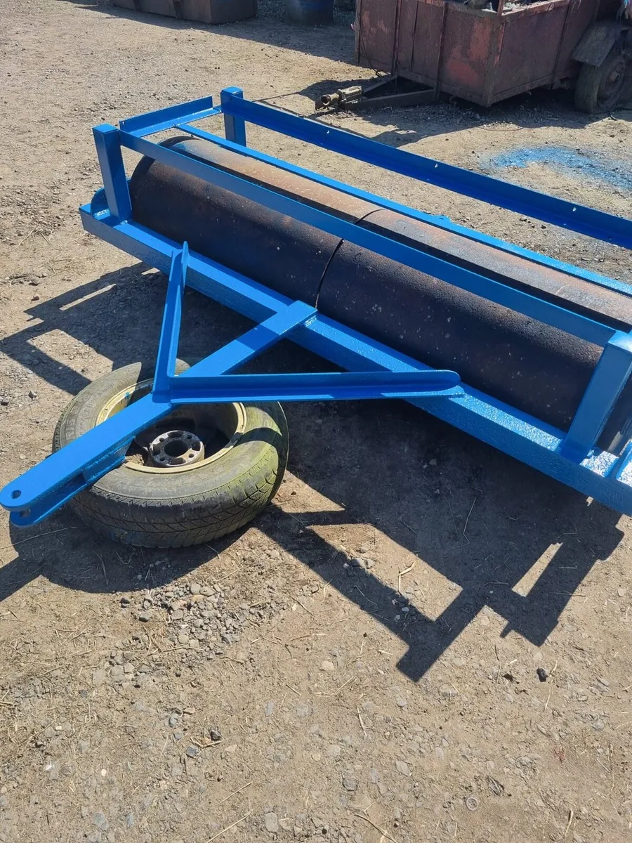 Land roller and bale lifter - Image 1