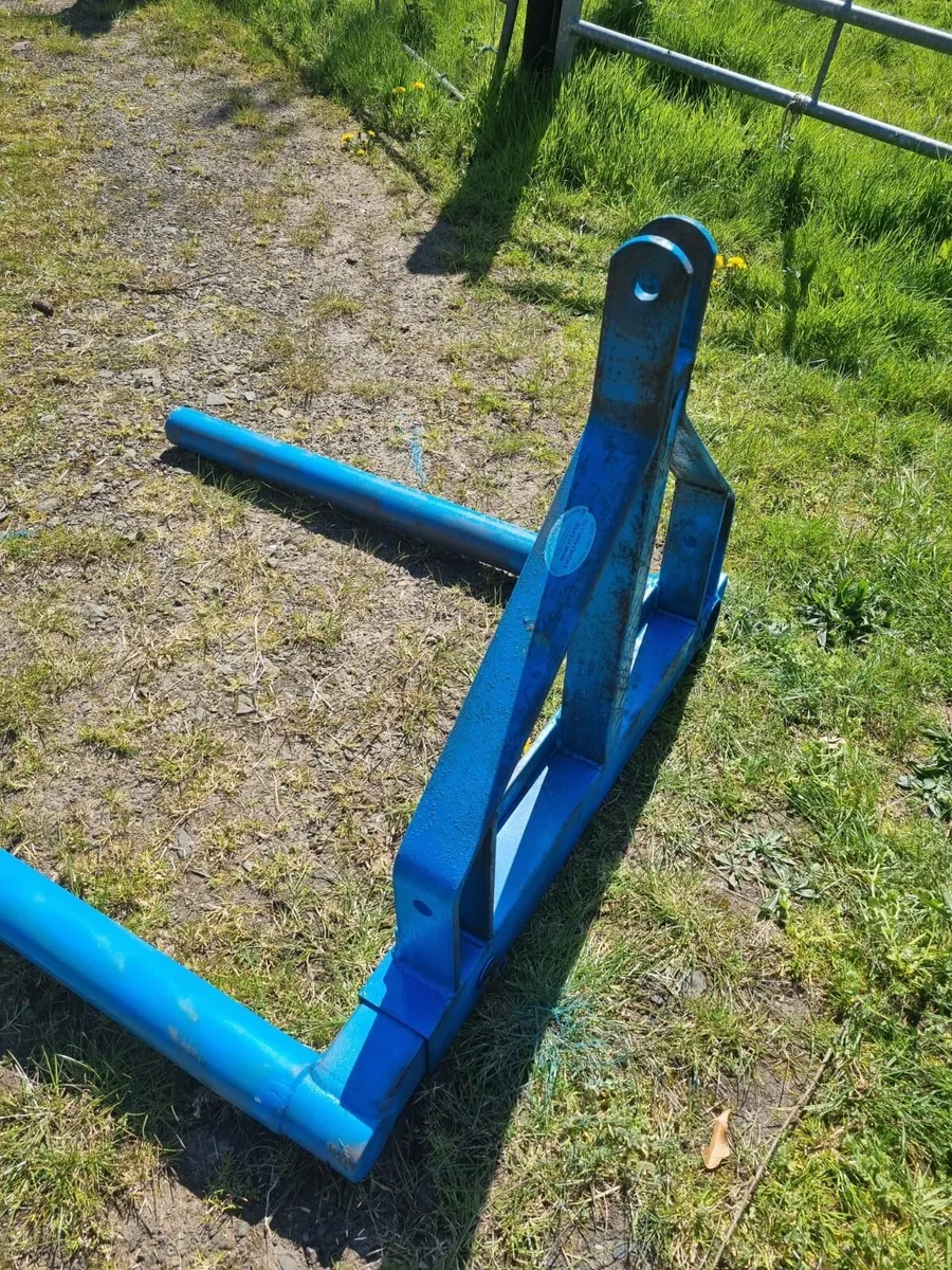 Niemeyer hay kicker and Fleming type bale lifter - Image 2