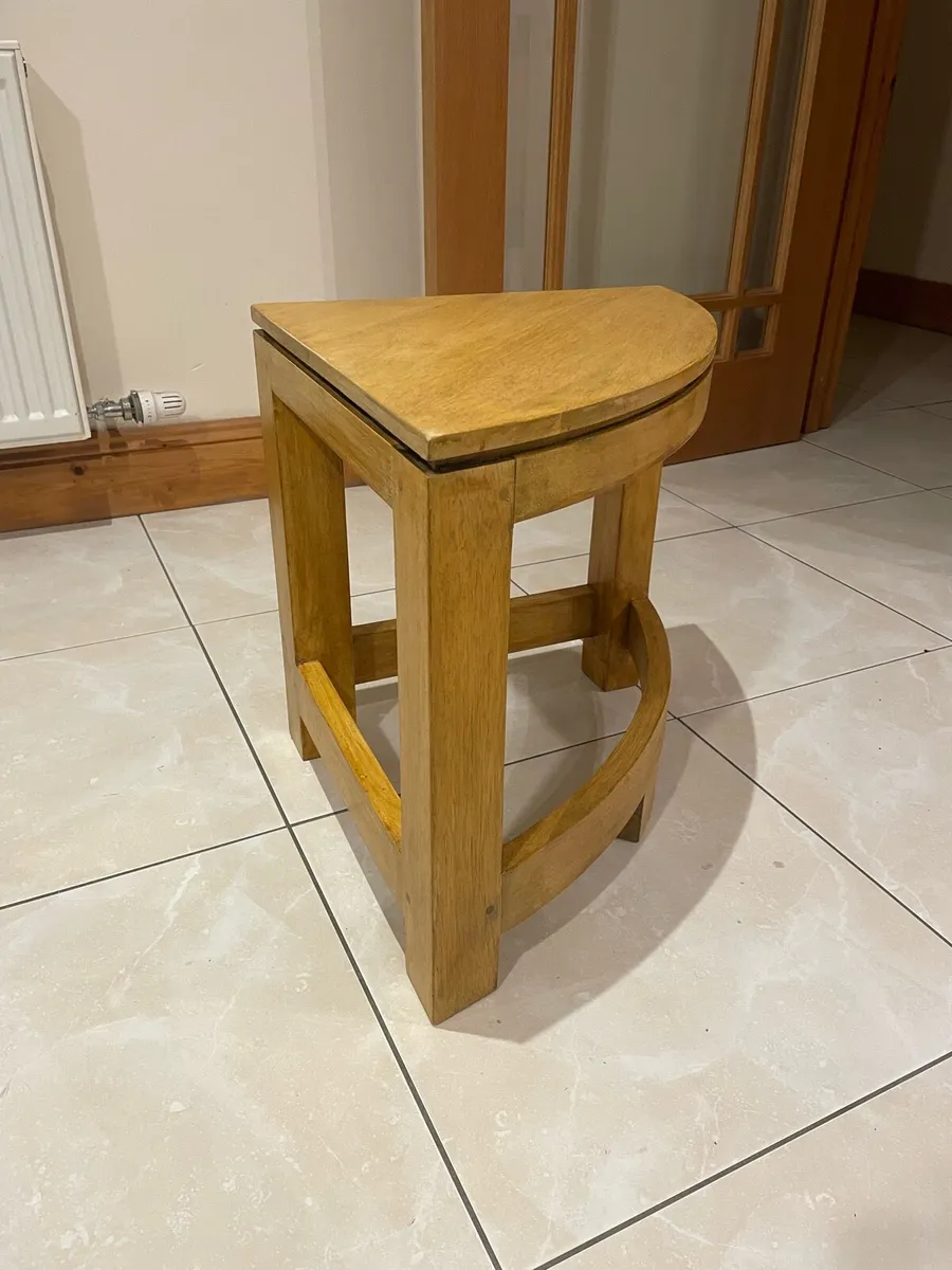 2 Oak Corner tables - Image 1