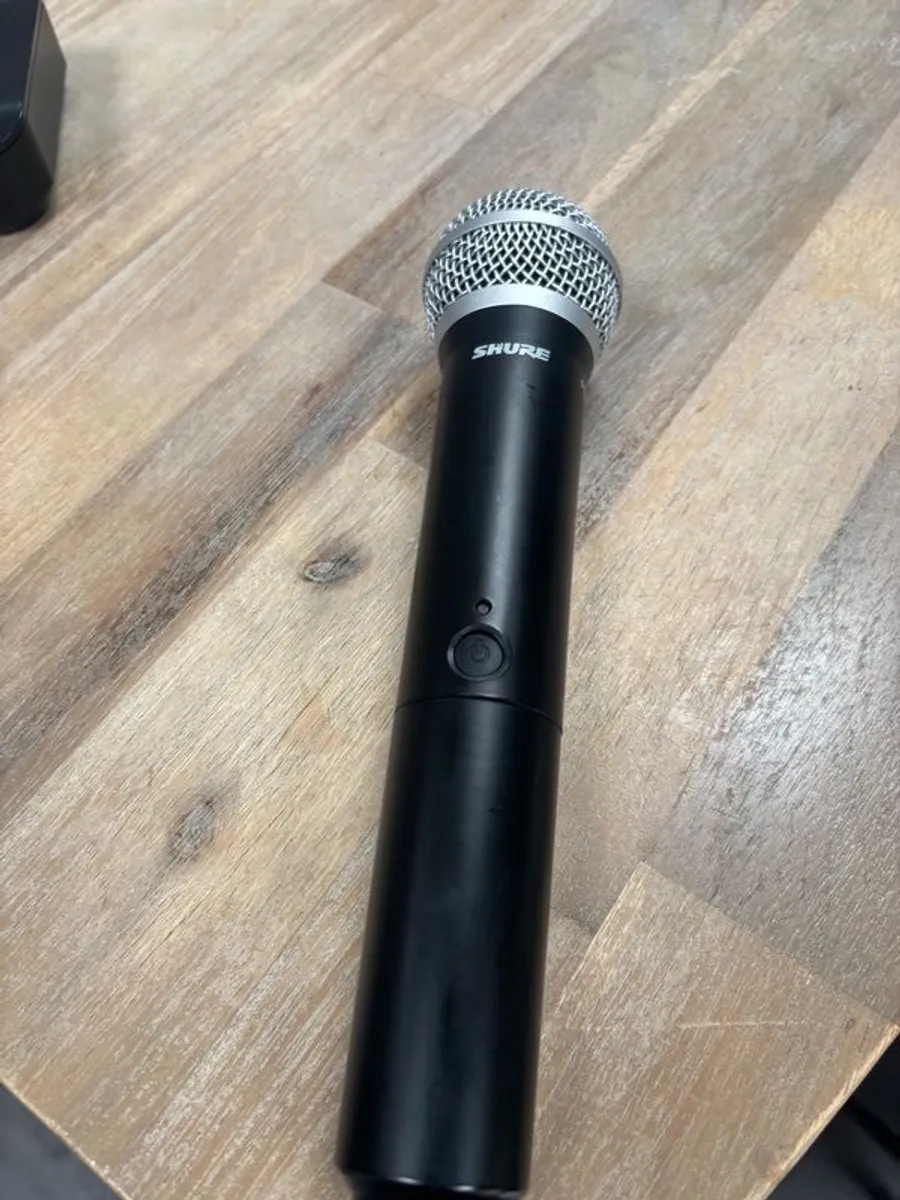 Shure mic . never used - Image 1